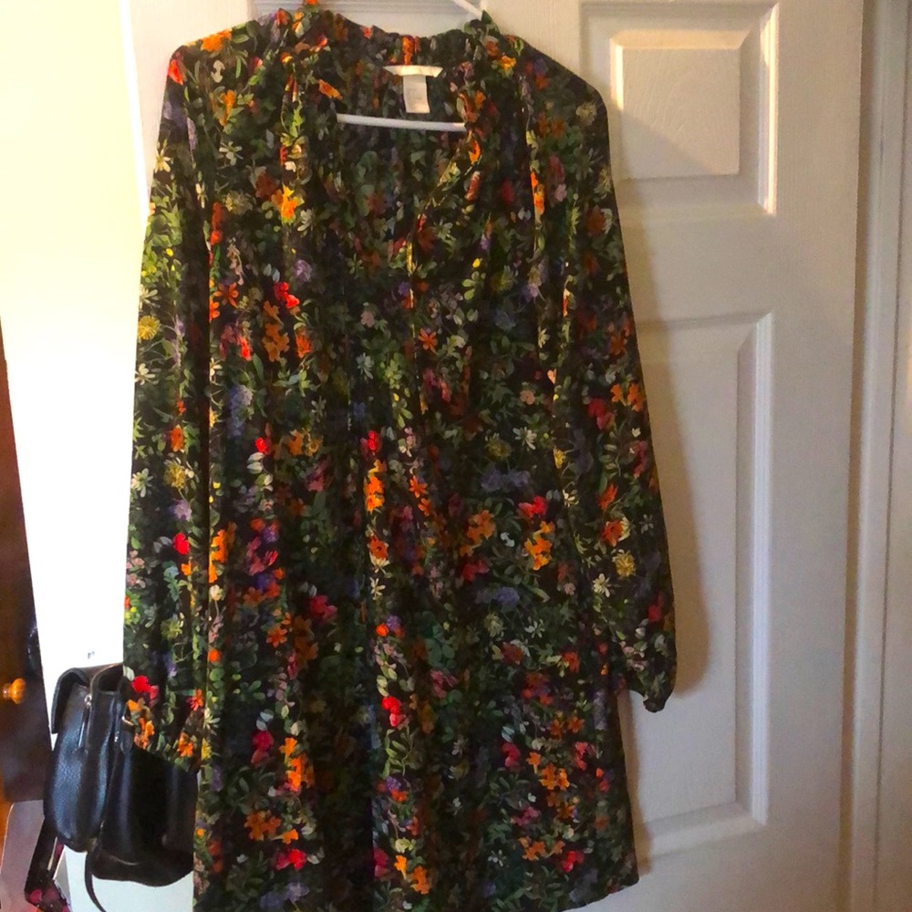 H& M beautiful floral dress